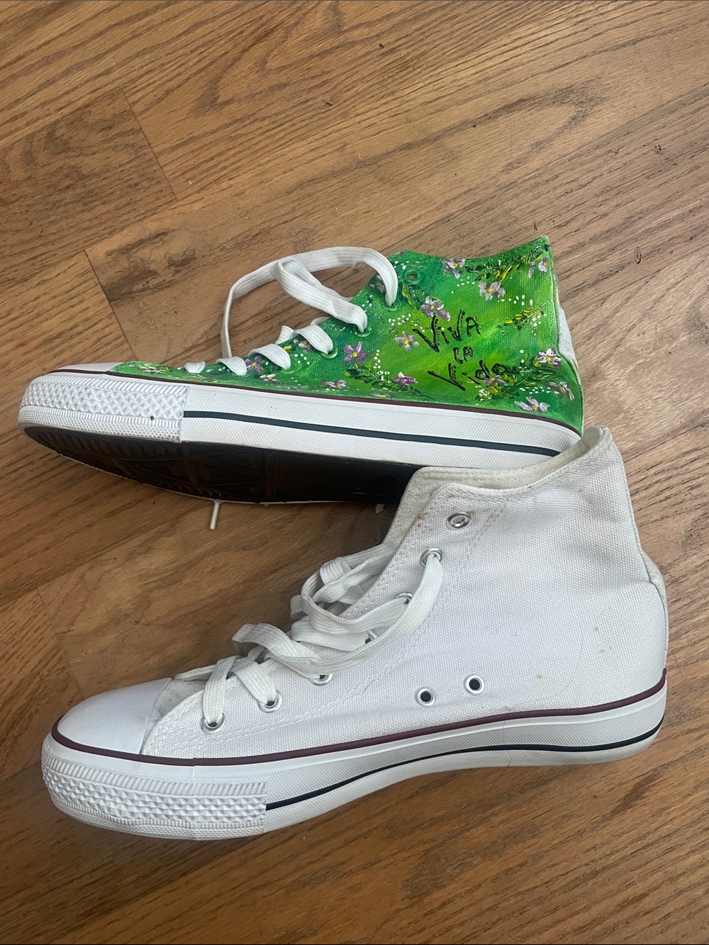 Hand-Painted Green Floral High-Top Sneakers with White Accents - Picture 2 of 8